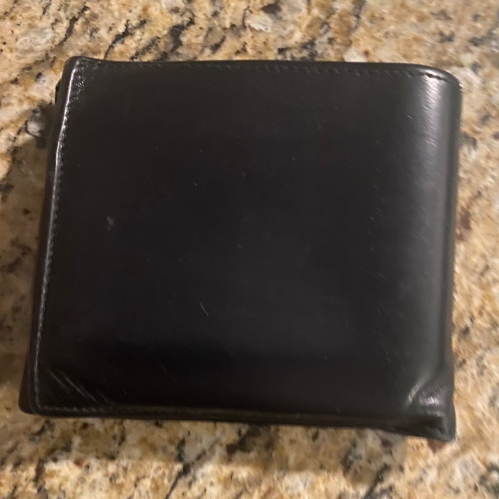 Gucci Wallet - Picture 2 of 3